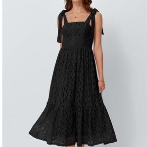 Elegant Black Lace Maxi Dress